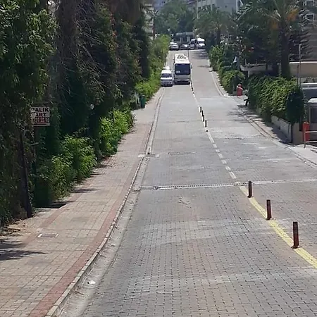 Okurcalar Denıze 200 Metre Uzaklikta Daire *
